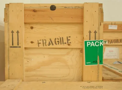 Buka Packing Kayu di Bagian Sudut