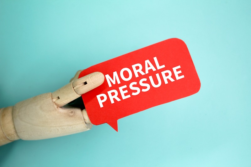 manfaat etika bisnis - mementingkan nilai moral